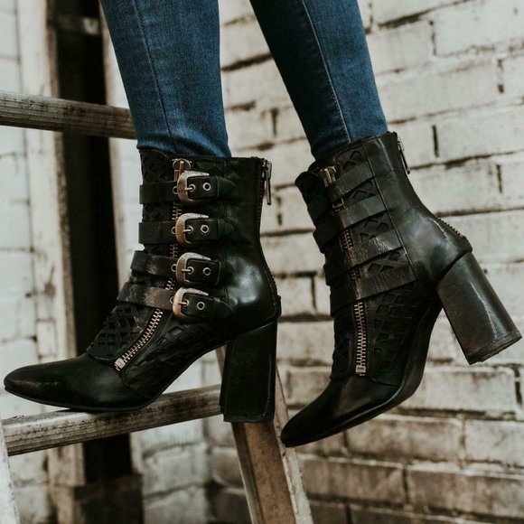 Freebird by Steven Shoes - EXCELLENT FREEBIRD BY STEVEN JULIA BLACK BOOTIES